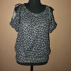 🌵3/$25 Express Animal Print Sequins& Coldshoulder
